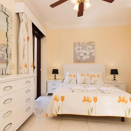 1 - Two Bed Penthouse アパート